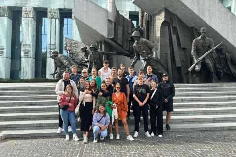 366112673_1396043267629931_3802995730908073584_n